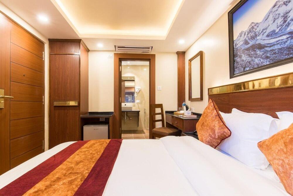 Hotel Infinity International Near Igi Airport 新德里 外观 照片